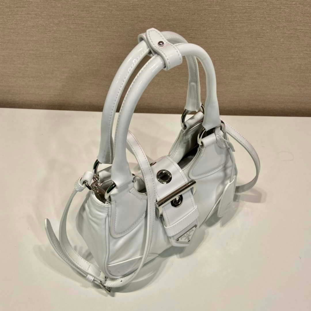 65324c904fe6f.jpg Replica Prada 1BA368 Moon padded patent leather bag White - 图片 1