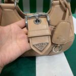 Replica Prada 1BA368 Moon padded nappa-leather bag Apricot - 图片 4