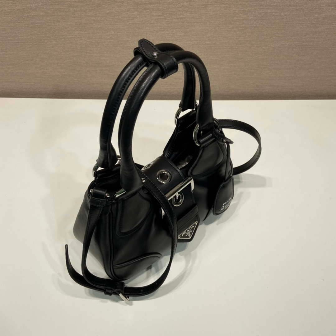 65324ccc8316d.jpg Replica Prada 1BA368 Moon padded nappa-leather bag Black - 图片 1