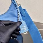 Replica Prada 1BH204 Prada Re-Edition 2005 Nylon Bag Blue - 图片 8