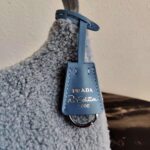 Replica Prada 1NE515 Re Edition 2000 Shearling Mini Bag Blue - 图片 5