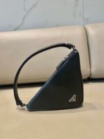 Replica Prada 1NQ043 Triangle leather pouch Black - 图片 3