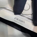 Replica Prada Leather hobo bag 1BC073 white - 图片 7