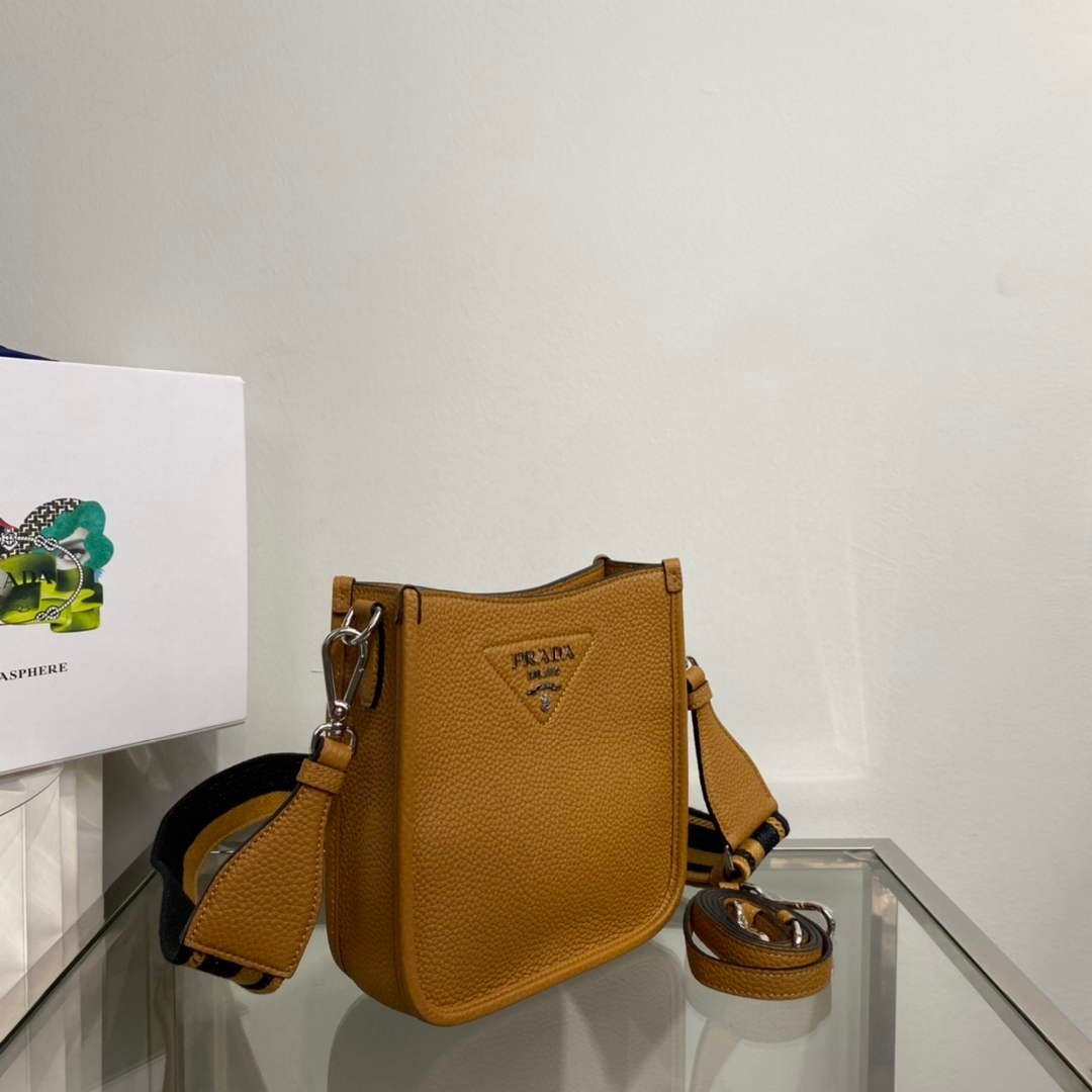 65324e72efe0d.jpg Replica Prada 1BH191 Leather mini shoulder bag tan - 图片 1