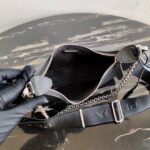 Replica Prada 1BH204 Prada Re-Edition 2005 Saffiano leather Bag in Black Silver - 图片 8