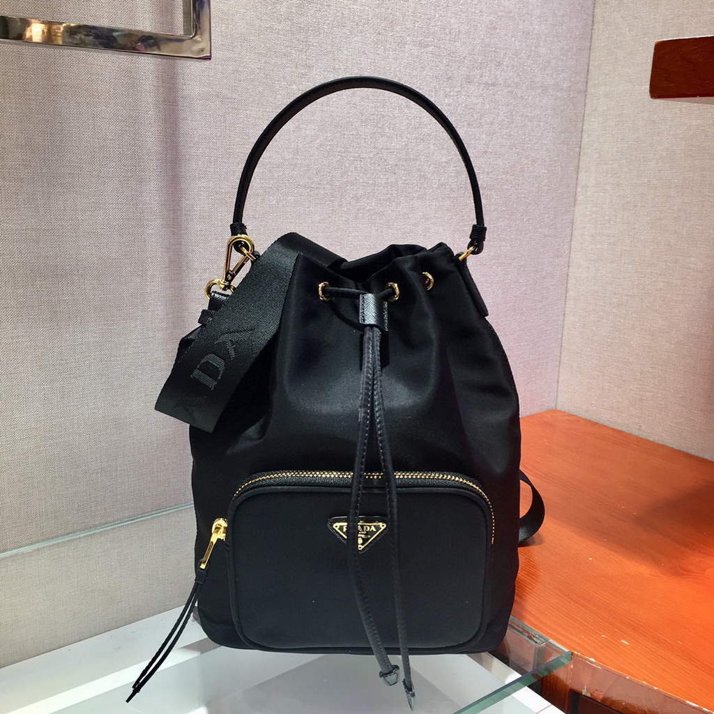 65324ee84131f.jpg Replica Prada 1BH097 Bucket Jacquard Logo Convertible Medium black - 图片 1