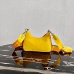 Replica Prada 1BH204 Prada Re-Edition 2005 Nylon Bag Yellow - 图片 2