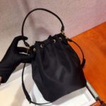 Replica Prada 1BH038 Prada Duet Re-Nylon Bucket shoulder bag Black - 图片 4