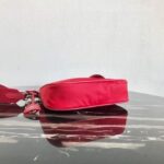 Replica Prada 1BH204 Prada Re-Edition 2005 Nylon Bag Red - 图片 3