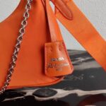 Replica Prada 1BH204 Prada Re-Edition 2005 Nylon Bag Orange - 图片 5