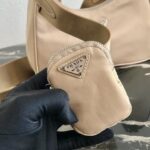 Replica Prada 1BH204 Prada Re-Edition 2005 Nylon Bag Apricot - 图片 6