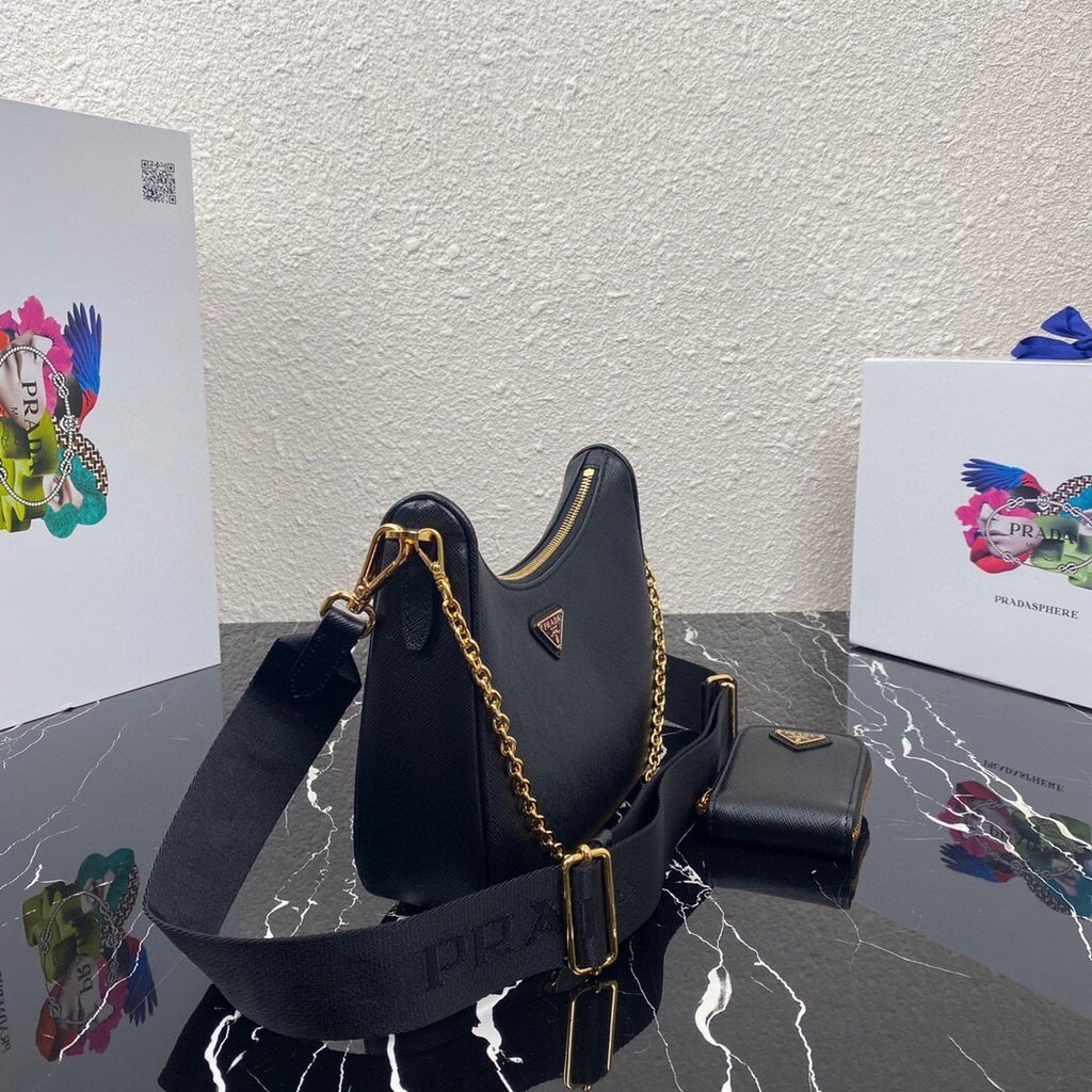 65324fb8a6140.jpg Replica Prada 1BH204 Prada Re-Edition 2005 Saffiano leather Bag in Black - 图片 1