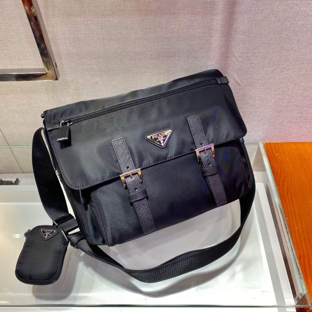 653251348cd78.jpg Replica Prada Medium Nylon Shoulder Bag 1BD671 Black - 图片 1