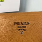 Replica Prada Leather bag with shoulder strap 1BH082 brown - 图片 3