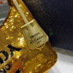 Replica Prada 1NE515 Re-Edition 2000 sequined Re-Nylon mini-bag Gold - 图片 3
