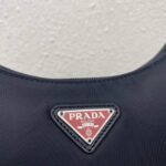 Replica Prada 1NE515 Re-Nylon Re-Edition 2000 mini-bag black red - 图片 4