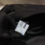 Replica Prada 2VD039 Re Nylon And Saffiano Leather Shoulder Bag in Black - 图片 8