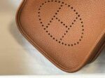 Replica Hermes Evelyne Bag Hermes Mini Crossbody Bag 20399 Silver Buckle Tan - 图片 5