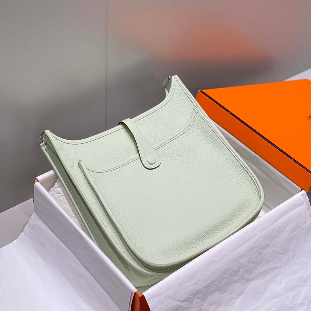 6532779ddd33d.jpg Replica Hermes H083435 Evelyne III 29 Shoulder Bag Silver Hardware Light Green - 图片 1