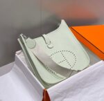 Replica Hermes H083435 Evelyne III 29 Shoulder Bag Silver Hardware Light Green - 图片 3
