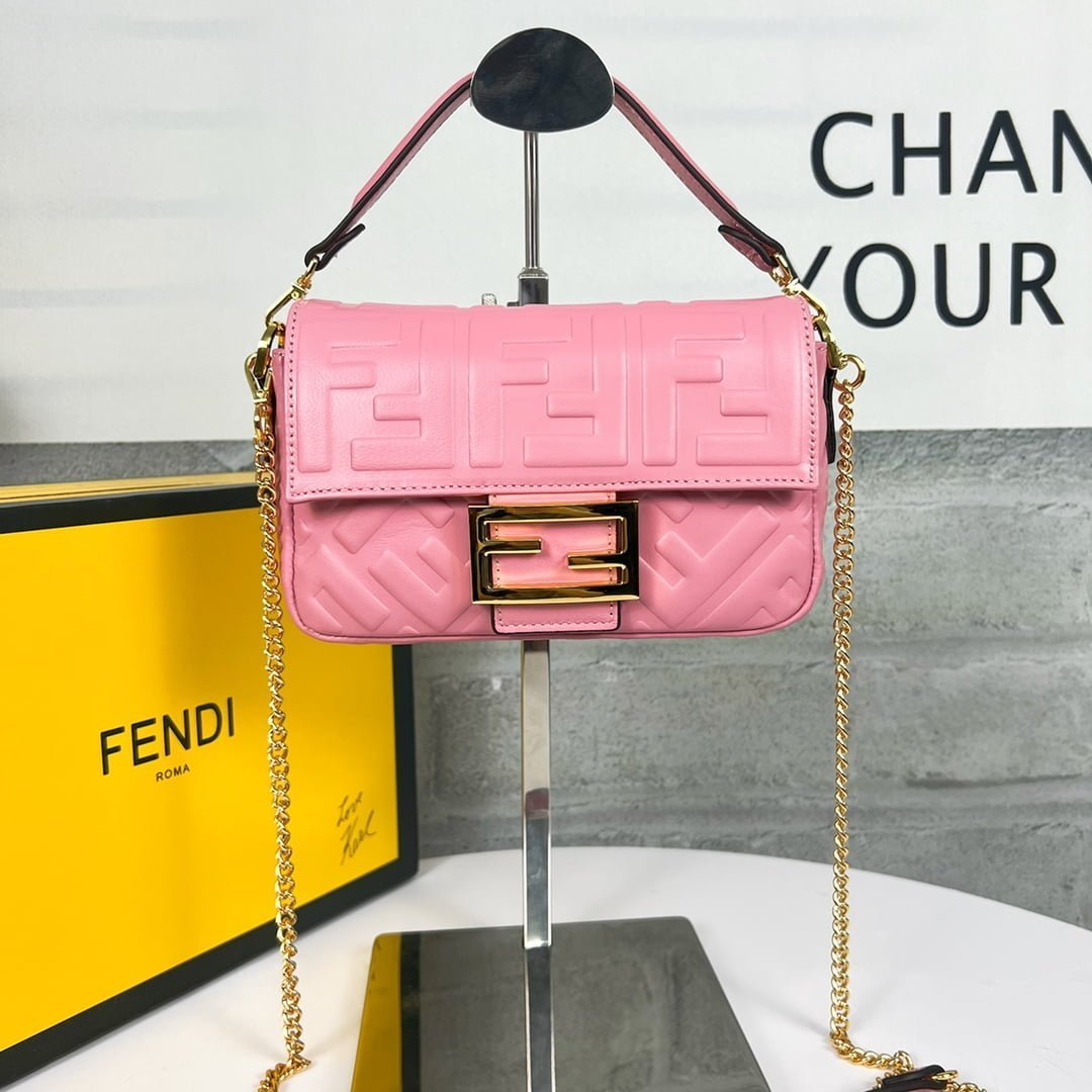 i1664120316_8312_0.jpg FENDI BAGUETTE Mini Chain Strap Pink Handbag Size: 4*18*11cm - 图片 1
