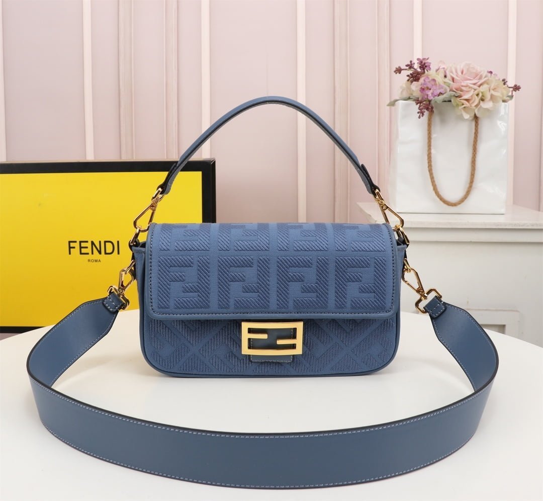 i1681450252_4247_0.jpg FENDI Baguette F embroidery Light Blue shoulderbag F2029 Size: 26*5*15CM - 图片 1