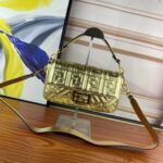FENDI BAGUETTE Embossed design Gold Handbag F0191 Size: 26x5x15cm - 图片 2