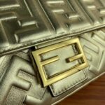 FENDI BAGUETTE Embossed design Gold Handbag F0191 Size: 26x5x15cm - 图片 4