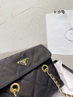 Prada vintage Nylon chain parachute bag size: 22*17 cm - 图片 8
