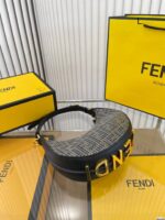 FENDI half moon bag underarm bag Size: 20*10cm /25*13cm - 图片 9