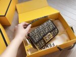 fendi   size：19*12cm