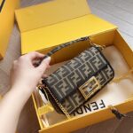 fendi   size：19*12cm
