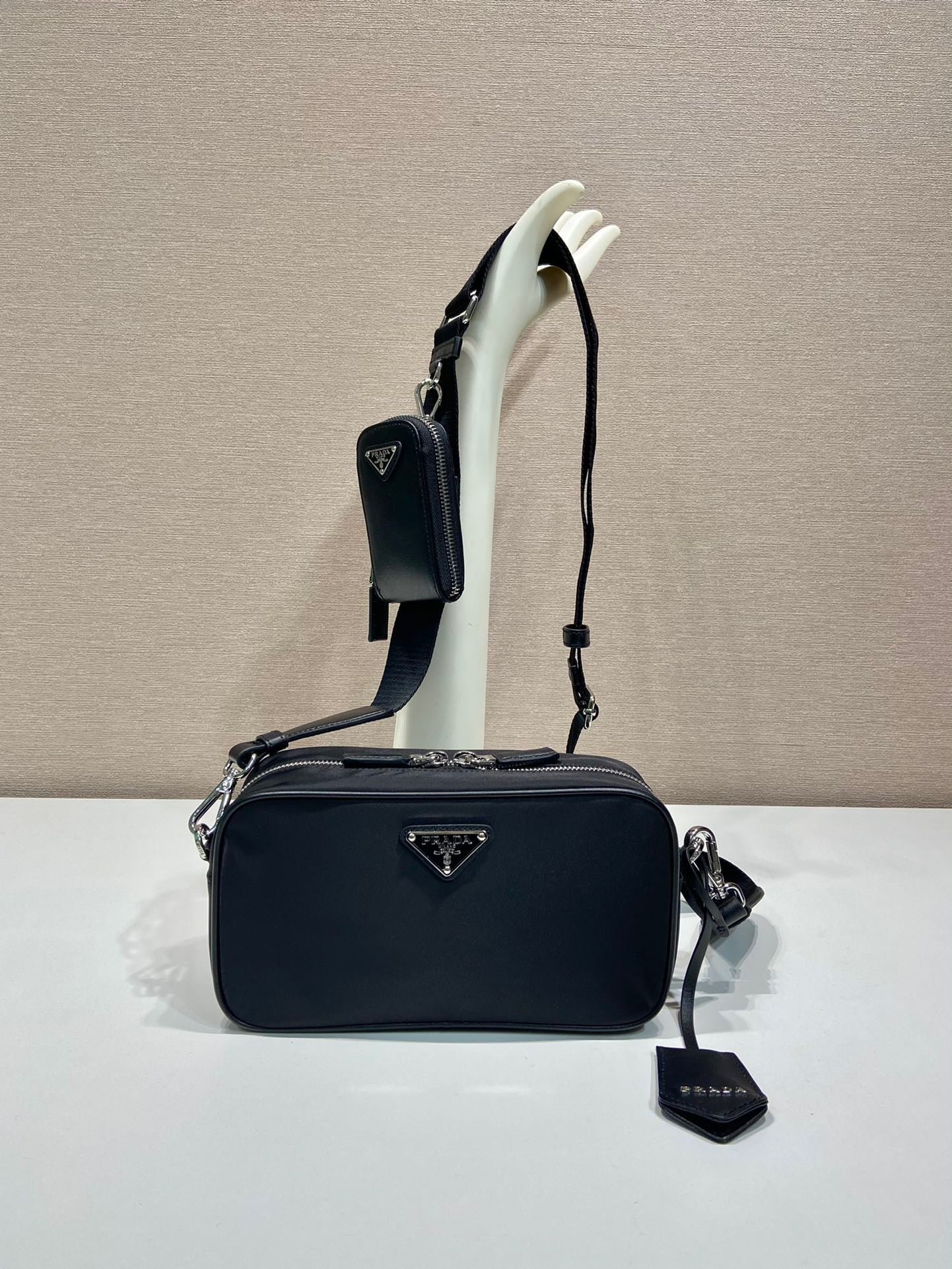 微信图片_20231116163100.jpg Prada nylon small messenger bag 1bh197a size: 22*12*7.5cm - 图片 1