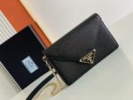 Prada Monochrome Chain bag top quality  size:21.5*14*4cm